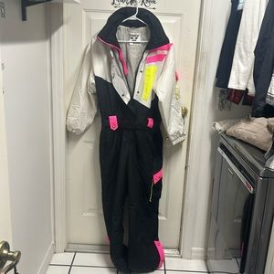 Tyrolia women’s size 14 , one piece snow/ski suit